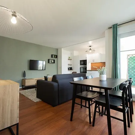 Modern Disneyland Paris Apartment